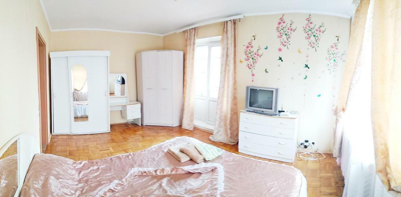 Apartments On Mykilska-Slobidka Kijev Kültér fotó